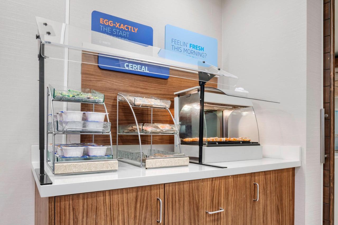 Holiday Inn Express & Suites Macon - I-475 By Ihg Esterno foto